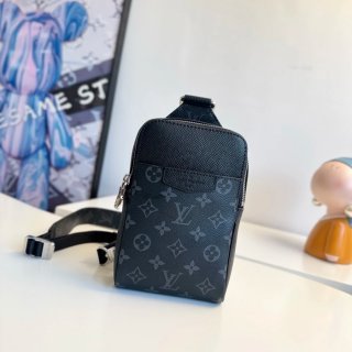 LOUIS VUITTON M30741 タイガラマ アウトドアショルダー サイズ:21x13cm
