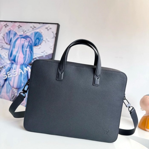 LOUIS VUITTON M15258 ゲート ブリーフケース サイズ:39.5x30cm LOUIS VUITTON M15258 ゲート ブリーフケース サイズ:39.5x30cm