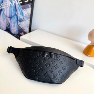 LOUIS VUITTON M46036 ディスカバリー ウエストバッグ サイズ:44x15cm LOUIS VUITTON M46036 ディスカバリー ウエストバッグ サイズ:44x15cm