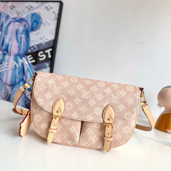 LOUIS VUITTON M15134 エスケープ ハンドバッグ サイズ:30x21cm LOUIS VUITTON M15134 エスケープ ハンドバッグ サイズ:30x21cm