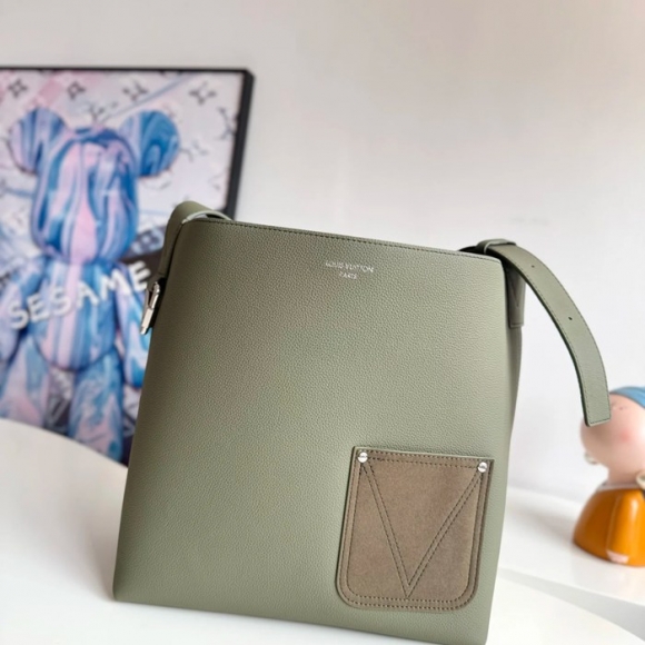 LOUIS VUITTON M26747 ヴェルソホーボーハンドバッグ サイズ:33x30x15.5cm LOUIS VUITTON M26747 ヴェルソホーボーハンドバッグ サイズ:33x30x15.5cm