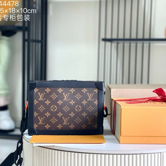 LOUIS VUITTON M44478 イタリアA級レザー斜め掛け サイズ:25x18x10cm LOUIS VUITTON M44478 イタリアA級レザー斜め掛け サイズ:25x18x10cm