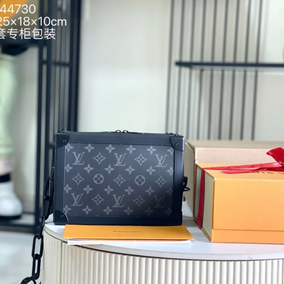 LOUIS VUITTON M44730 イタリアA級レザー斜め掛け サイズ:25x18x10cm LOUIS VUITTON M44730 イタリアA級レザー斜め掛け サイズ:25x18x10cm