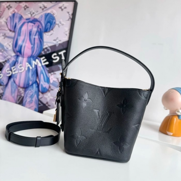 LOUIS VUITTON M13480 モノグラム 斜め掛けバッグ レディース斜め掛け 18x16x12cm サイズ:18x16x12cm LOUIS VUITTON M13480 モノグラム 斜め掛けバッグ レディース斜め掛け 18x16x12cm サイズ:18x16x12cm