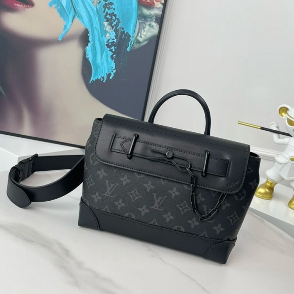 LOUIS VUITTON M46953 キャンバスメッセンジャー スチーマー 小 サイズ:25x19cm LOUIS VUITTON M46953 キャンバスメッセンジャー スチーマー 小 サイズ:25x19cm