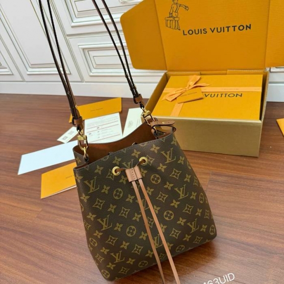 LOUIS VUITTON M44887 ボックスレザー 斜め掛けバッグ レディース斜め掛け 26x26x17.5cm サイズ:26x26x17.5cm LOUIS VUITTON M44887 ボックスレザー 斜め掛けバッグ レディース斜め掛け 26x26x17.5cm サイズ:26x26x17.5cm