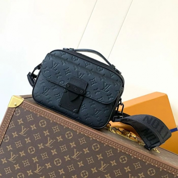 LOUIS VUITTON M58489 キャンバスメッセンジャー Sロック サイズ:22x18cm LOUIS VUITTON M58489 キャンバスメッセンジャー Sロック サイズ:22x18cm