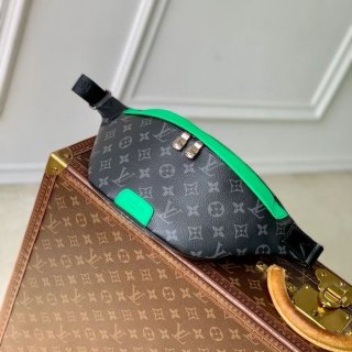 LOUIS VUITTON M25924 キャンバスウエストバッグ ディスカバリー サイズ:44x15cm LOUIS VUITTON M25924 キャンバスウエストバッグ ディスカバリー サイズ:44x15cm