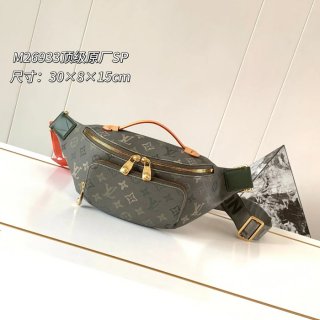 LOUIS VUITTON M26933 ラッシュ ウエストバッグ オリーブグリーン サイズ:30x15cm LOUIS VUITTON M26933 ラッシュ ウエストバッグ オリーブグリーン サイズ:30x15cm