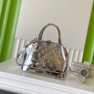 LOUIS VUITTON M26335 漆皮 斜め掛けバッグ 斜め掛け手提げ サイズ:23.5x17.5x11.5cm LOUIS VUITTON M26335 漆皮 斜め掛けバッグ 斜め掛け手提げ サイズ:23.5x17.5x11.5cm