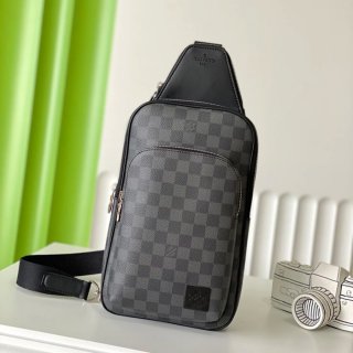 LOUIS VUITTON N45302 アベニューNM 黒格ショルダー胸バッグ サイズ:31x20cm LOUIS VUITTON N45302 アベニューNM 黒格ショルダー胸バッグ サイズ:31x20cm