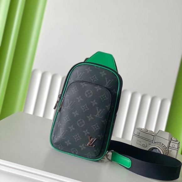 LOUIS VUITTON M25891 アベニュー 黒花ショルダー胸バッグ サイズ:30x16x5.7cm LOUIS VUITTON M25891 アベニュー 黒花ショルダー胸バッグ サイズ:30x16x5.7cm