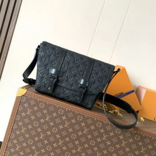 LOUIS VUITTON M28324 小メッセンジャー クリストファー サイズ:29x25cm LOUIS VUITTON M28324 小メッセンジャー クリストファー サイズ:29x25cm