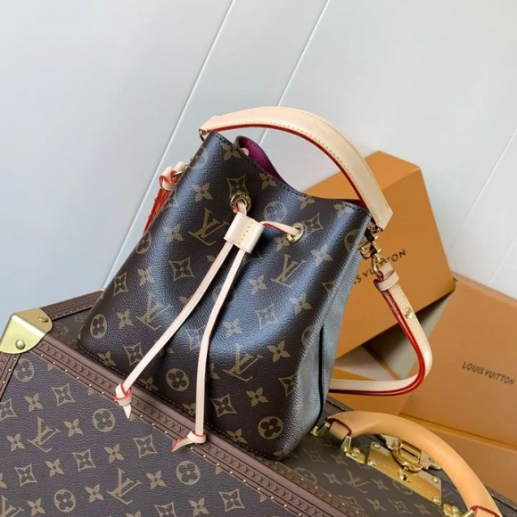 LOUIS VUITTON M46581 キャンバス モノグラム 斜め掛けバッグ レディース斜め掛け手提げ 20x20x13cm サイズ:20x20x13cm LOUIS VUITTON M46581 キャンバス モノグラム 斜め掛けバッグ レディース斜め掛け手提げ 20x20x13cm サイズ:20x20x13cm