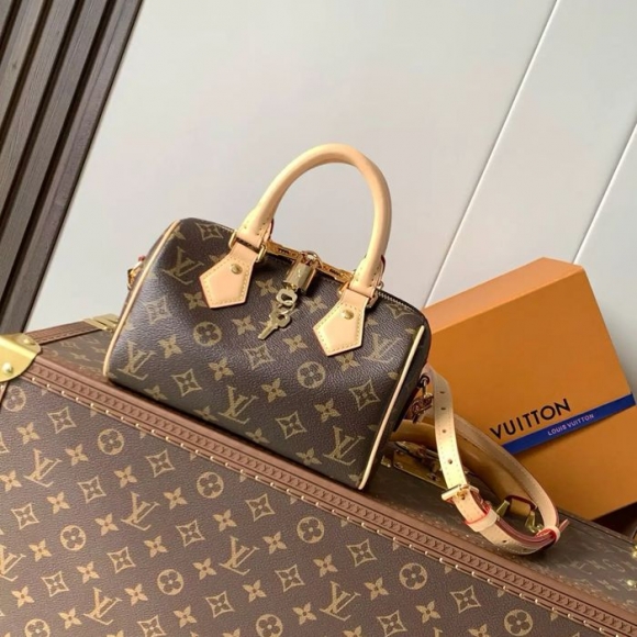 LOUIS VUITTON M46234 牛皮 モノグラム キャンバス 斜め掛けバッグ レディース斜め掛け 20x13.5x12cm サイズ:20x13.5x12cm LOUIS VUITTON M46234 牛皮 モノグラム キャンバス 斜め掛けバッグ レディース斜め掛け 20x13.5x12cm サイズ:20x13.5x12cm