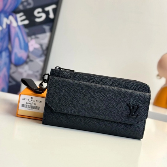 LOUIS VUITTON M69831 細粒カーフハンドバッグ アエログラム サイズ:20x11x2.5cm LOUIS VUITTON M69831 細粒カーフハンドバッグ アエログラム サイズ:20x11x2.5cm