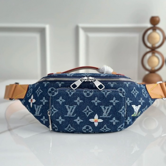 LOUIS VUITTON M27640 ブルーデニムウエストバッグ ラッシュ サイズ:30x15cm LOUIS VUITTON M27640 ブルーデニムウエストバッグ ラッシュ サイズ:30x15cm