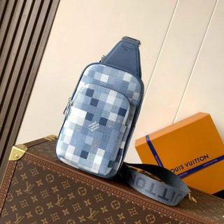LOUIS VUITTON M28589 黒コーティングキャンバス胸バッグ サイズ:33x16x5.7cm LOUIS VUITTON M28589 黒コーティングキャンバス胸バッグ サイズ:33x16x5.7cm