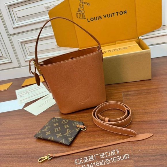 LOUIS VUITTON M14416 ボックスレザー 斜め掛けバッグ レディース斜め掛け 18x16x12cm サイズ:18x16x12cm LOUIS VUITTON M14416 ボックスレザー 斜め掛けバッグ レディース斜め掛け 18x16x12cm サイズ:18x16x12cm