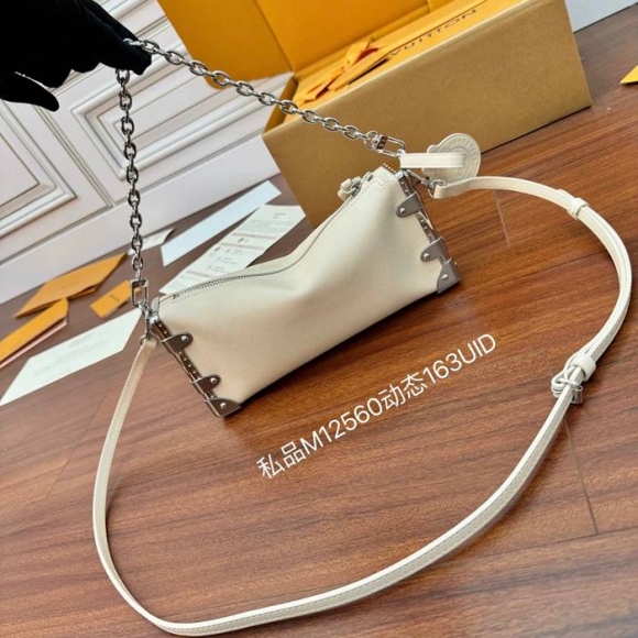 LOUIS VUITTON M12560 本革 斜め掛けバッグ レディース斜め掛け 23x12cm サイズ:23x12cm LOUIS VUITTON M12560 本革 斜め掛けバッグ レディース斜め掛け 23x12cm サイズ:23x12cm