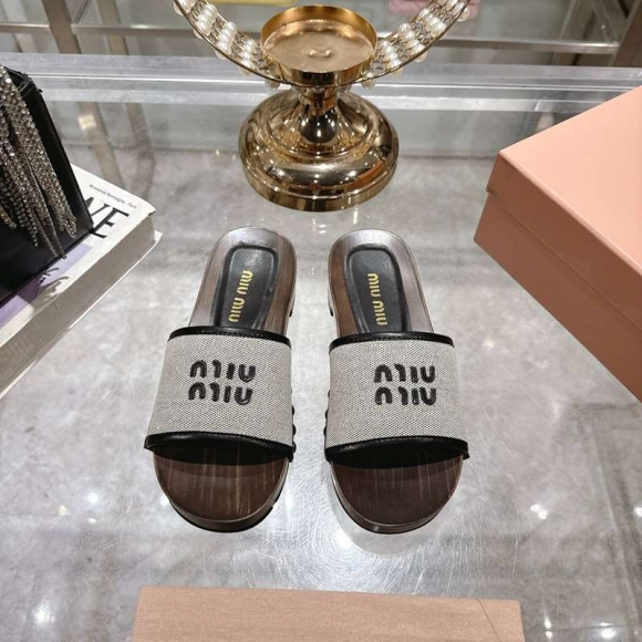 【MIUMIU】ウッドソールスリッポンレディース 【MIUMIU】ウッドソールスリッポンレディース