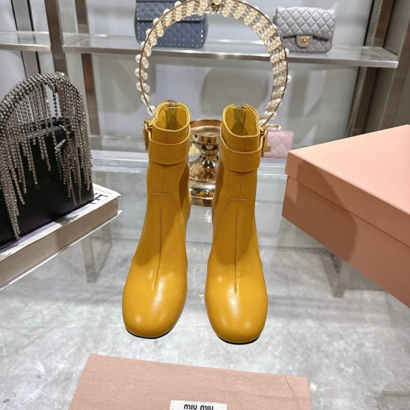 【MIUMIU】ショートブーツレザーブーツヒールブーツレディース 【MIUMIU】ショートブーツレザーブーツヒールブーツレディース
