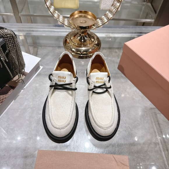 【MIUMIU】2026新作ローファーレザーシューズホースヘアシューズレディース 【MIUMIU】2026新作ローファーレザーシューズホースヘアシューズレディース