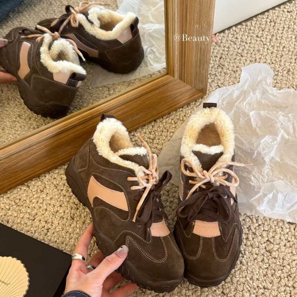 【MIUMIU】ドイツトレーニングスニーカーファースニーカーレディース 【MIUMIU】ドイツトレーニングスニーカーファースニーカーレディース