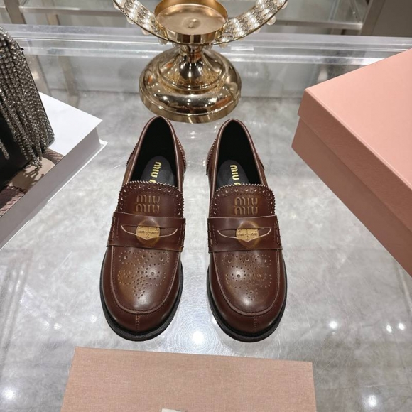【MIUMIU】25SSラウンドトゥシューズレザーシューズローファーレディース 【MIUMIU】25SSラウンドトゥシューズレザーシューズローファーレディース