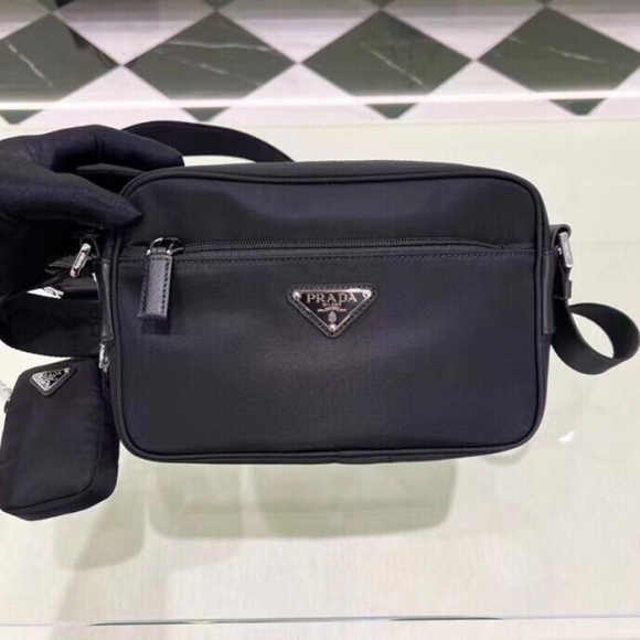 PRADA 1BC167 3in1ショルダー サイズ:23x15cm PRADA 1BC167 3in1ショルダー サイズ:23x15cm