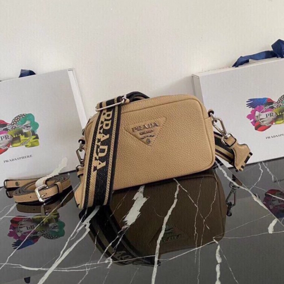PRADA 1BH192 ダブルストラップ 小 サイズ:19x12cm PRADA 1BH192 ダブルストラップ 小 サイズ:19x12cm