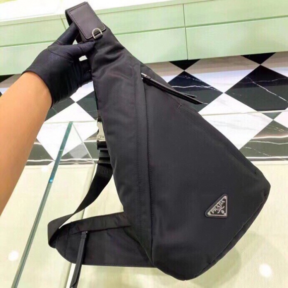 PRADA 2VZ092 リュック サイズ:37.5x26.5cm PRADA 2VZ092 リュック サイズ:37.5x26.5cm