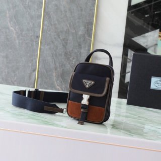 PRADA 2ZH194 スマホ胸バッグ サイズ:17x11.5x4.5cm PRADA 2ZH194 スマホ胸バッグ サイズ:17x11.5x4.5cm
