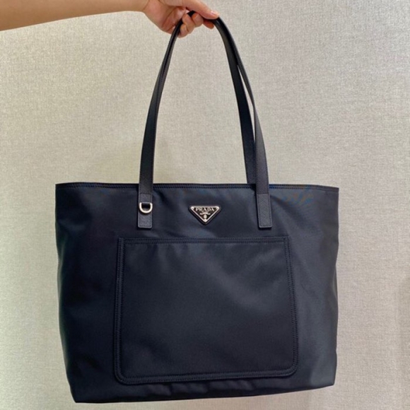 PRADA 1BG052 ナイロントート サイズ:35x29x15.5cm PRADA 1BG052 ナイロントート サイズ:35x29x15.5cm