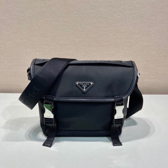 PRADA 2VD066 メッセンジャー 小 サイズ:20x19x10cm PRADA 2VD066 メッセンジャー 小 サイズ:20x19x10cm