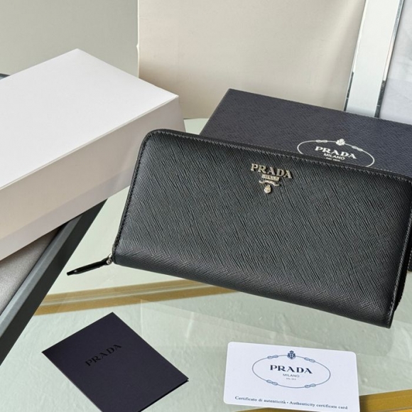 PRADA 1ML506 クラシックジッピー長財布 サフィアーノ十字紋 サイズ:19x12cm PRADA 1ML506 クラシックジッピー長財布 サフィアーノ十字紋 サイズ:19x12cm