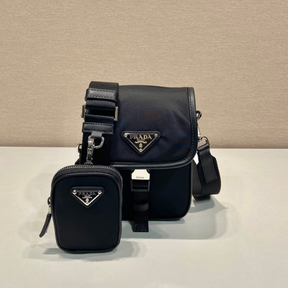 PRADA 2VD043 スマホバッグ サイズ:19x14x5.5cm PRADA 2VD043 スマホバッグ サイズ:19x14x5.5cm