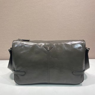 PRADA 2VH187 オイルワックスメッセンジャー サイズ:35x22x12cm PRADA 2VH187 オイルワックスメッセンジャー サイズ:35x22x12cm