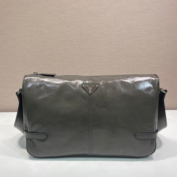 PRADA 2VH187 オイルワックスメッセンジャー サイズ:35x22x12cm PRADA 2VH187 オイルワックスメッセンジャー サイズ:35x22x12cm