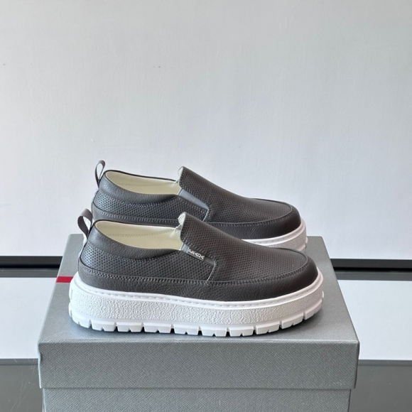 プラダ メンズ スリッポン 38-45 プラダ メンズ スリッポン 38-45