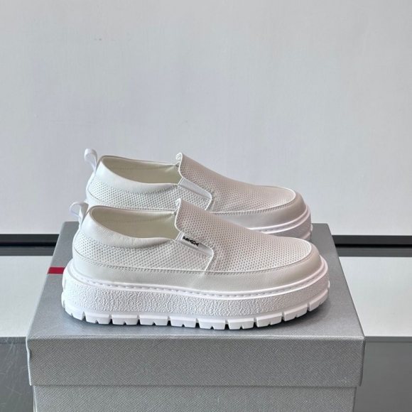プラダ メンズ スリッポン 38-45 プラダ メンズ スリッポン 38-45