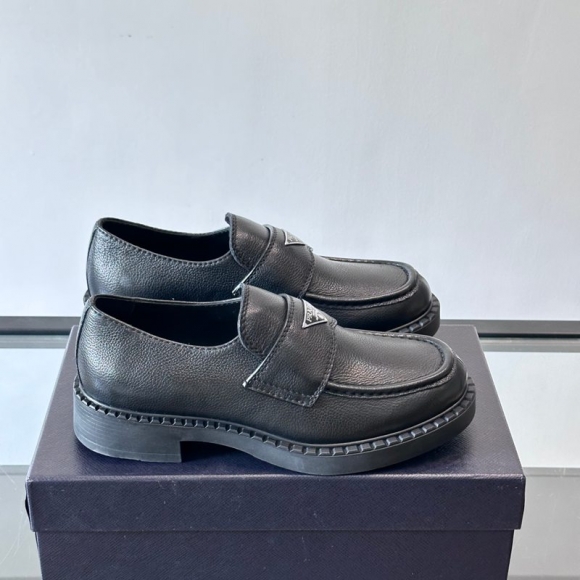 プラダ メンズ ローファー 39-44 プラダ メンズ ローファー 39-44