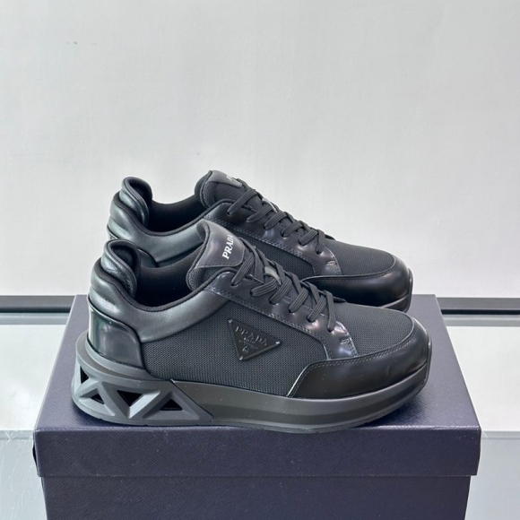 プラダ メンズ スニーカー 39-44 プラダ メンズ スニーカー 39-44