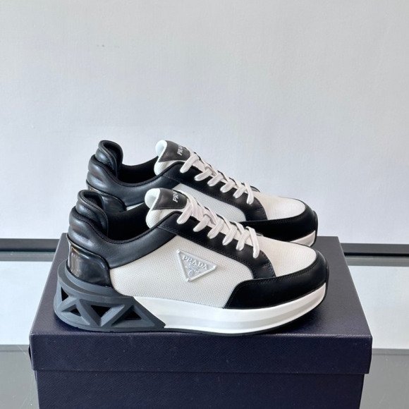 プラダ メンズ スニーカー 39-44 プラダ メンズ スニーカー 39-44
