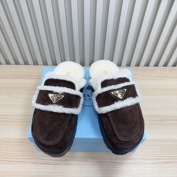 【PRADA】ウールスリッポンレディース