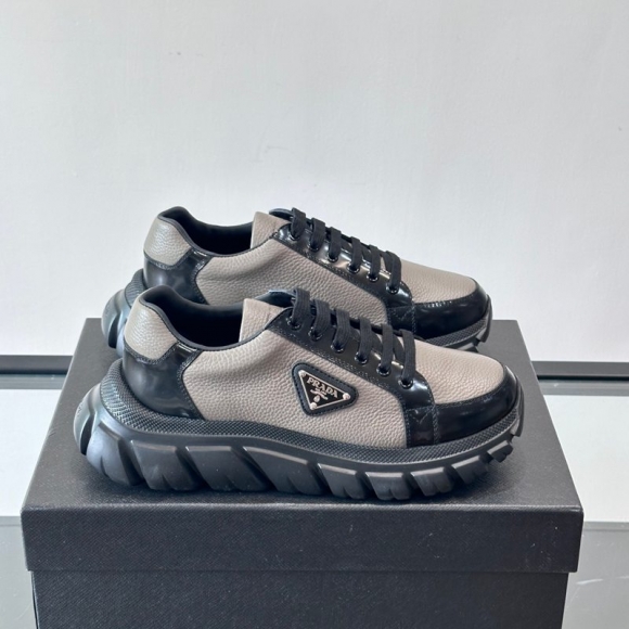 プラダ メンズ スニーカー ダウンタウンボールド 39-44 プラダ メンズ スニーカー ダウンタウンボールド 39-44