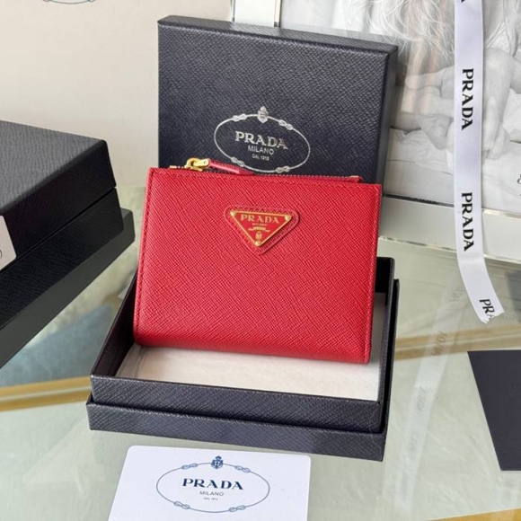 PRADA 1ML050 短財布 サフィアーノ十字紋 牛皮 サイズ:10x9cm PRADA 1ML050 短財布 サフィアーノ十字紋 牛皮 サイズ:10x9cm