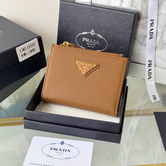 PRADA 1ML050 短財布 サフィアーノ十字紋 牛皮 サイズ:10x9cm PRADA 1ML050 短財布 サフィアーノ十字紋 牛皮 サイズ:10x9cm
