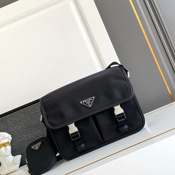 PRADA 2VD769 ナイロンメッセンジャー サイズ:26x20x10cm PRADA 2VD769 ナイロンメッセンジャー サイズ:26x20x10cm