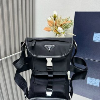 PRADA 2VD070 メッセンジャー ミニ サイズ:16x16cm PRADA 2VD070 メッセンジャー ミニ サイズ:16x16cm